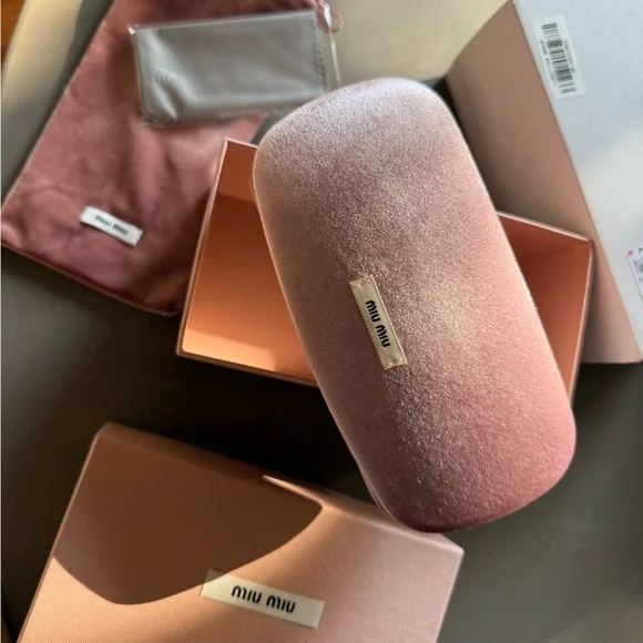 Miu Miu Sunglasses NEW - Picture 4 of 10